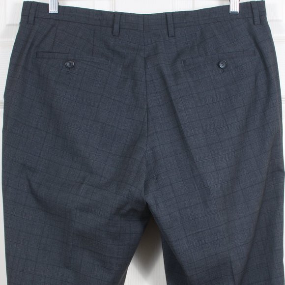 [SOLD] Hugo Boss 40R Modern Fit Wool Gray Check Single Breasted suit. - Picture 10 of 12